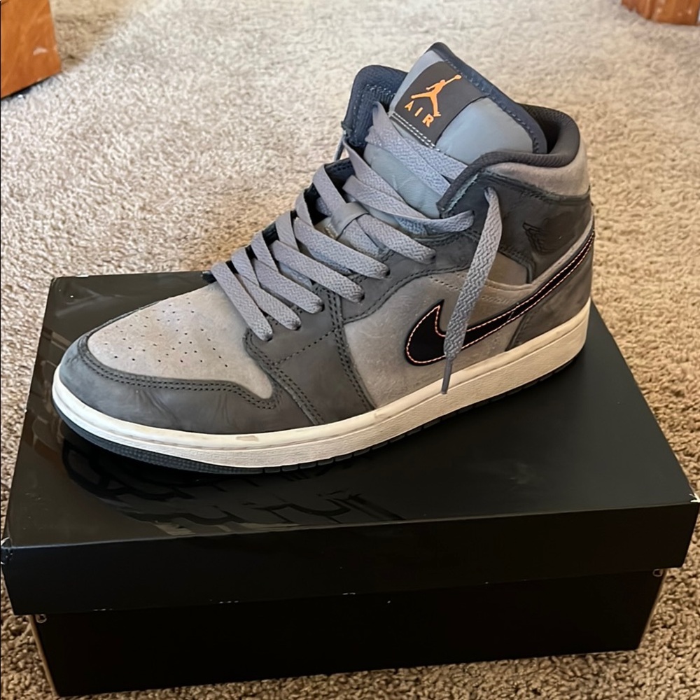 Jordan Men's Gray Sneakers